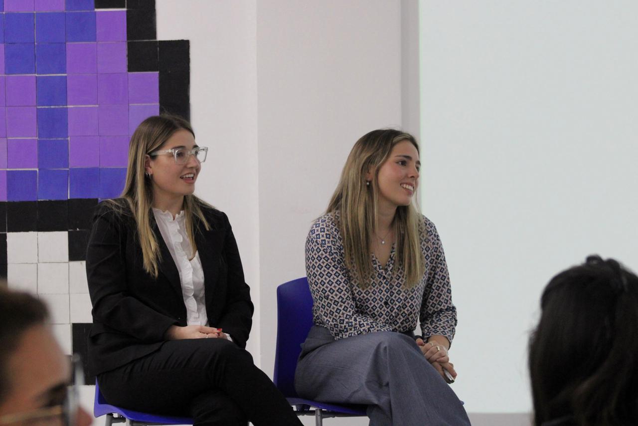 Charla sobre derecho tecnológico